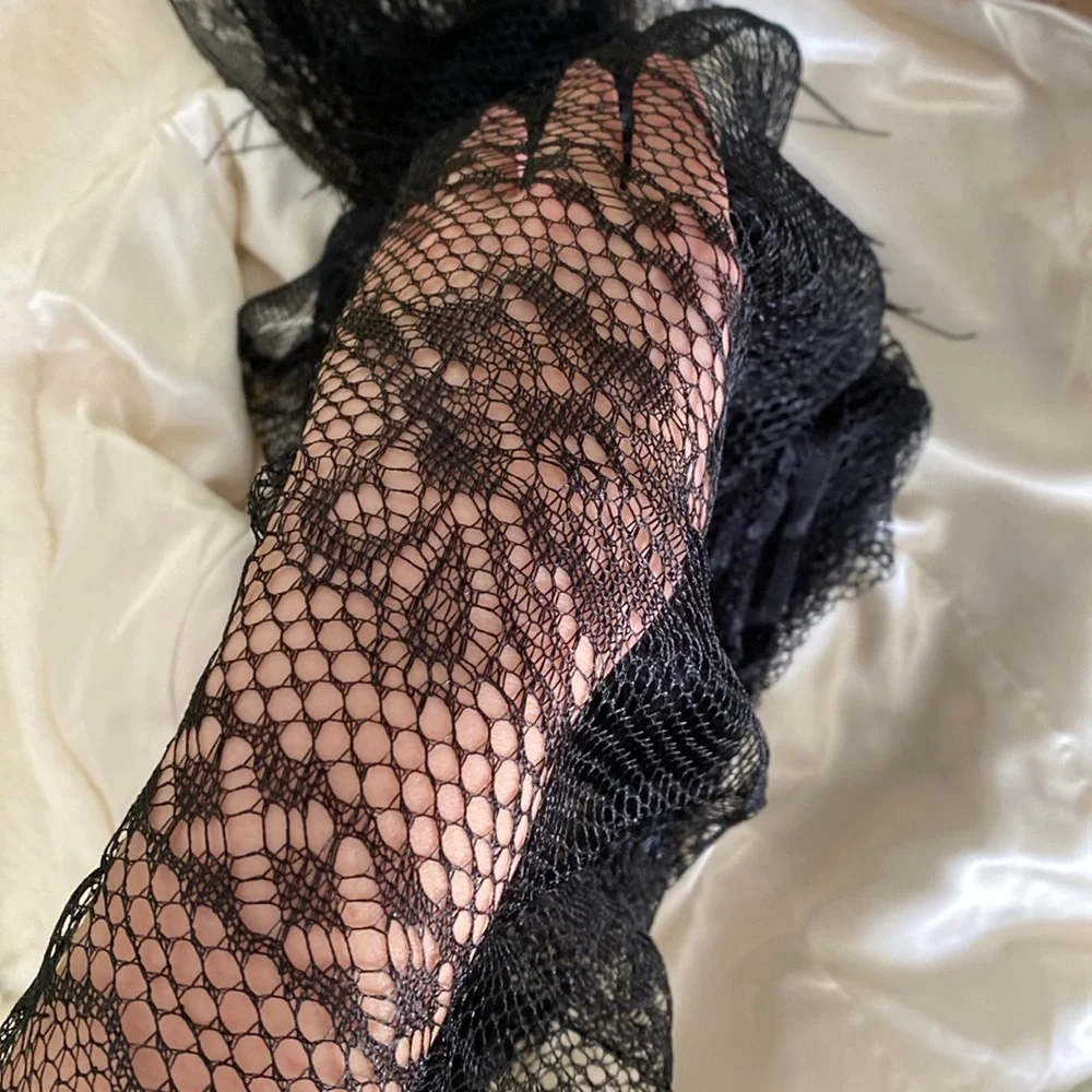 Black shawl with fringe (net scarf)